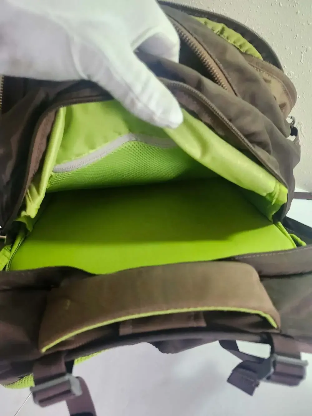 Osprey Tropos 24/7 Laptop Backpack Brown Green